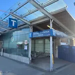 Comfort Cottage Guest House Near Subway Station, Bus And Downtown