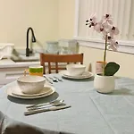 Cozy 2 Beds Spacious Rooms,Close To Transit