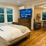 Shaughnessy Cozy Bedrooms Guest House