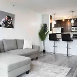 Dt Vancouver Pool, Parking, And Panoramic Views