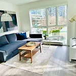 Luxury Condo Beach Side Yaletown