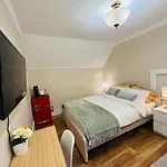 Shaughnessy Cozy Bedrooms Guest House