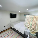 Shaughnessy Cozy Bedrooms Guest House