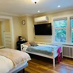 Shaughnessy Cozy Bedrooms Guest House
