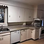 Vancouver Home Stay Near Ubc - Great Location