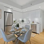 Elegant 2Br Urban Oasis Steps From Everything