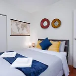 Central Vancouver Loft Stylish Stay Near Everything