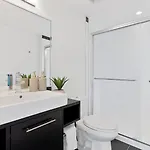 Contemporary 2 Bedroom Apartment With Open Living Space