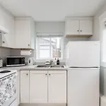 Cozy And Modern 2Br Guesthouse