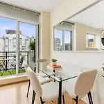 Elegant Downtown Stay Walkable 1Br Apartment
