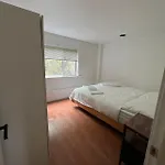Larch House In Vancouver West