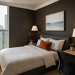 Elegant 2 Bedroom With Sweeping Ocean And Mountain Vistas