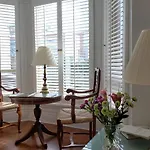 Vancouver Hideaway Guesthouse