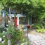 A Suite @ Kitsilano Cottage