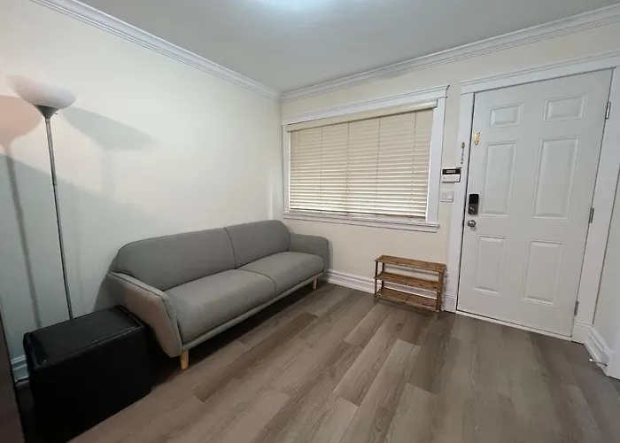 Private Suite 1 Bed 1 Bath 15 Mins Yvr And Downtown 舒适安静