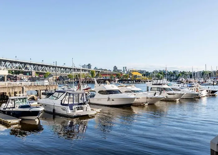 Luxury 2-Bedroom Condo Beach Side Yaletown