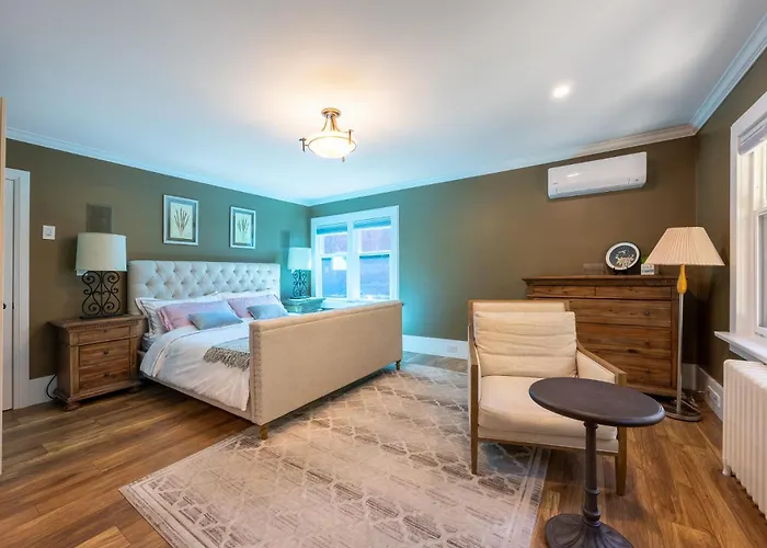 Shaughnessy Cozy Bedrooms Guest House
