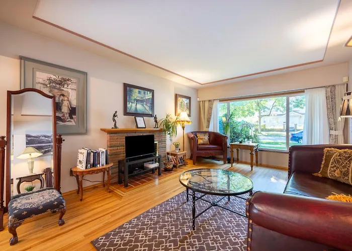 Scenic And Radiant Haven In The Heart Of Vancouver