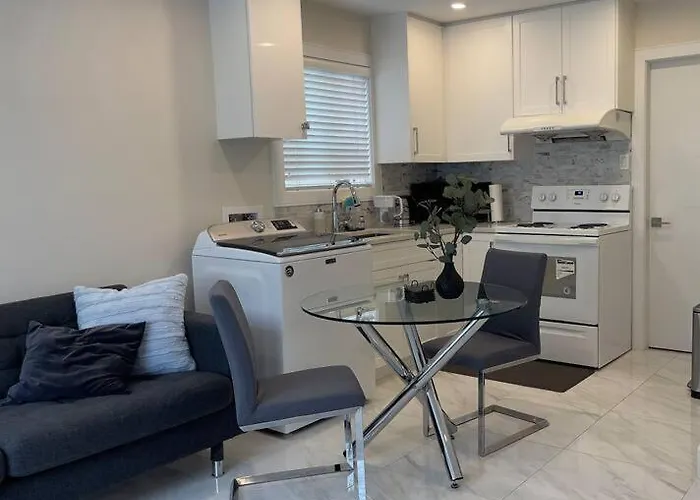 Modern Spacious 1Br Minutes Away From Main St