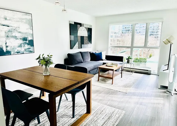 Luxury Condo Beach Side Yaletown