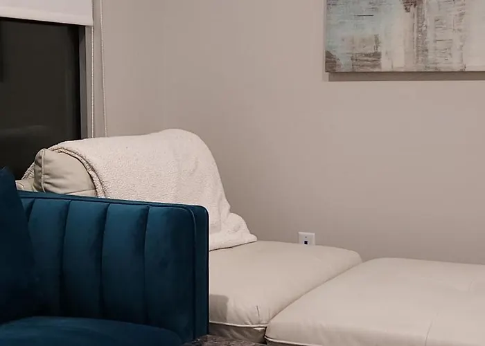 Urban Elegance Townhouse In Downtown Vancouver