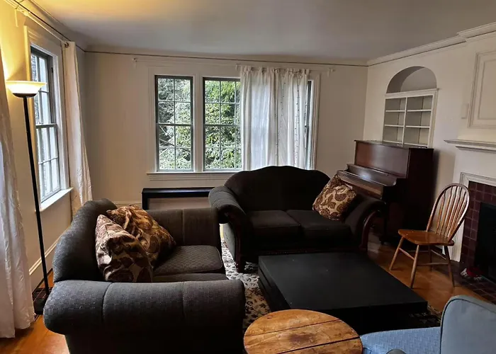 Vancouver Home Stay Near Ubc - Great Location