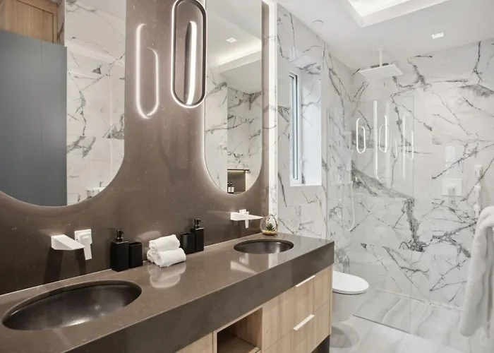 Luxury Downtown Home Near Beach