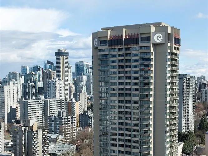 Coast Plaza Hotel And Suites