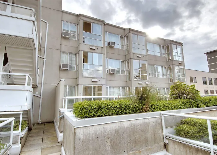 Robson Suites