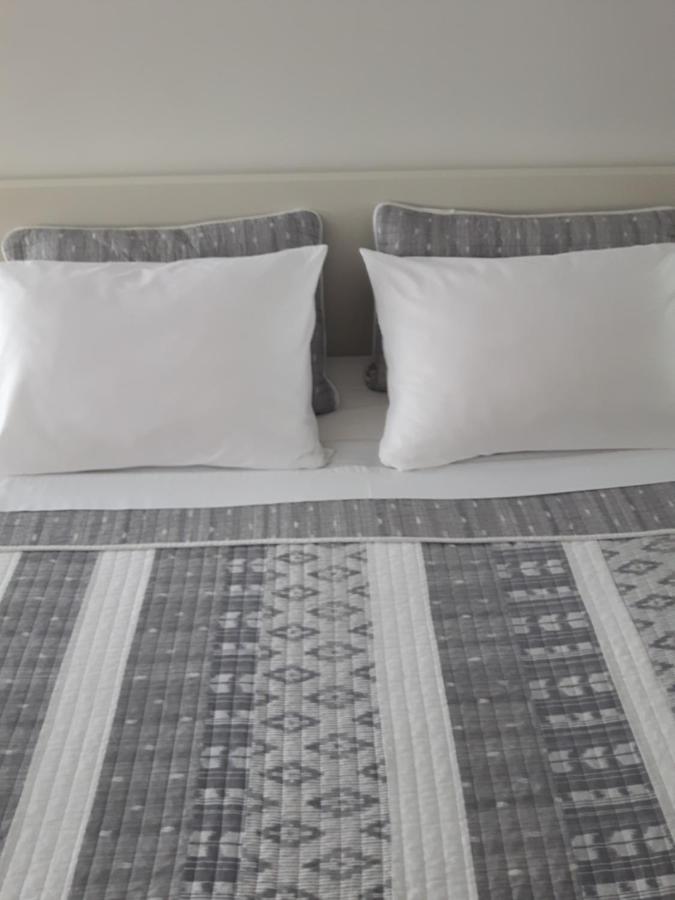 Your Alternative To A Five Star Hotel - Premium Location *