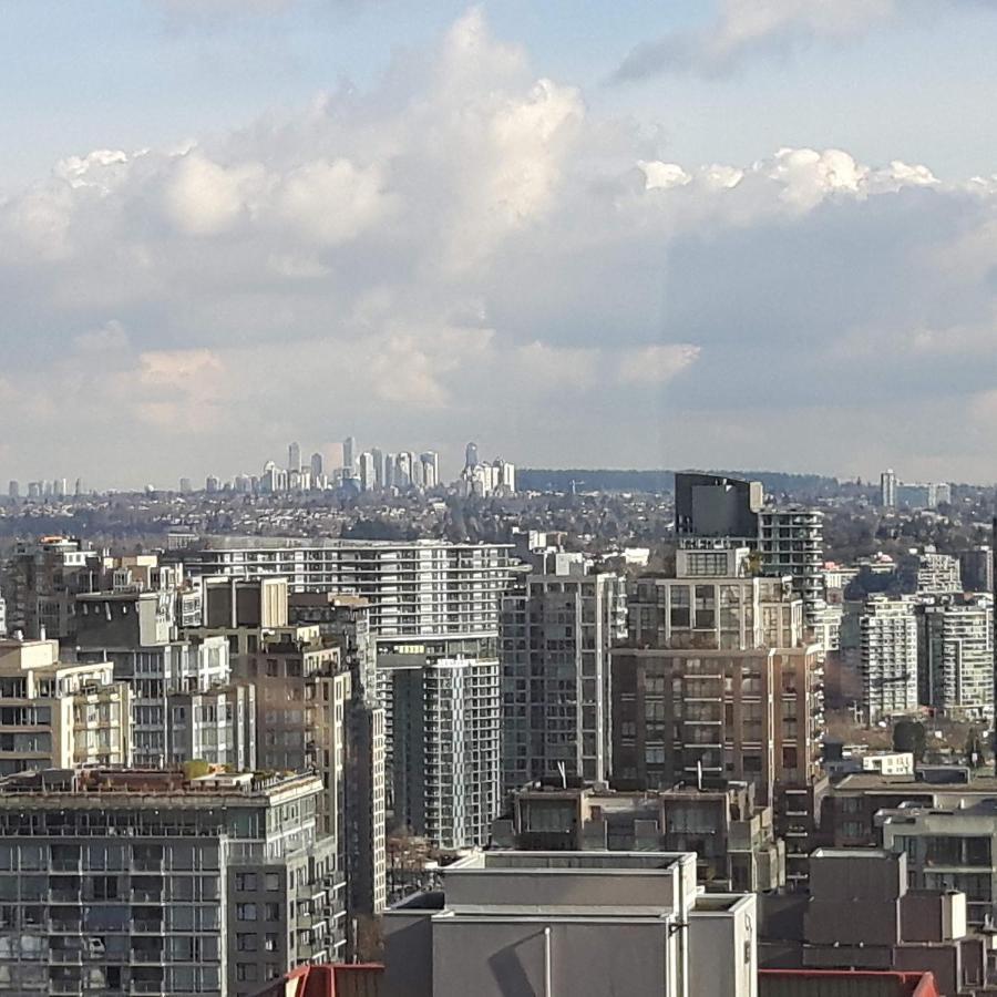 Your Alternative To A Five Star Hotel - Premium Location Apartment Vancouver