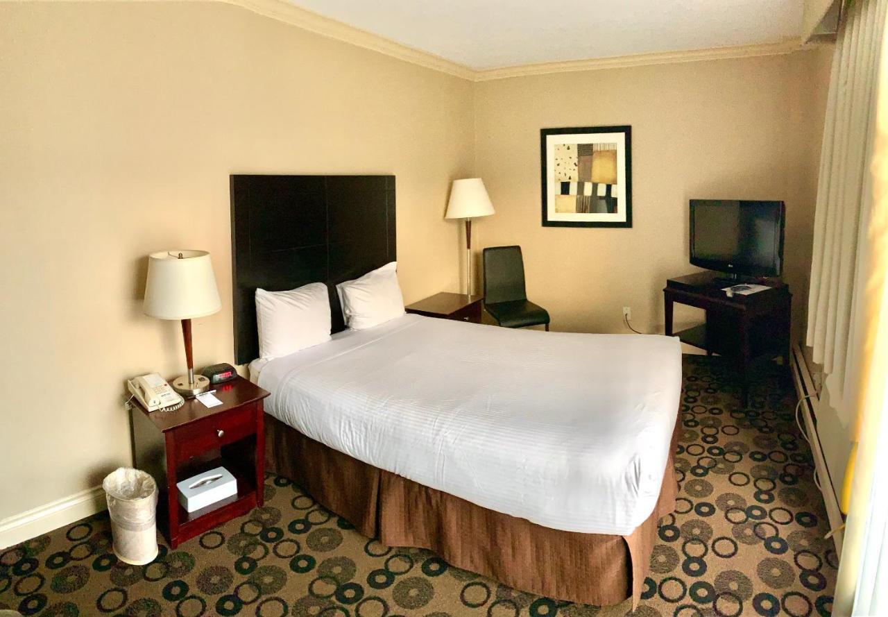 Park & By Radisson 3* Vancouver
