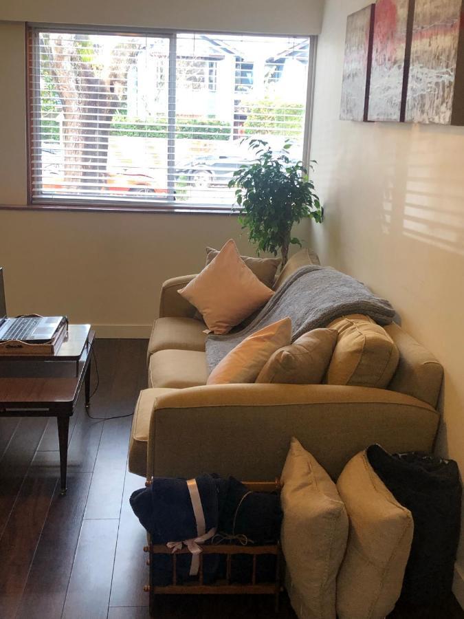 Quiet-comfy 3 Bedroom On A Tree Lined Street In Kits Holiday home