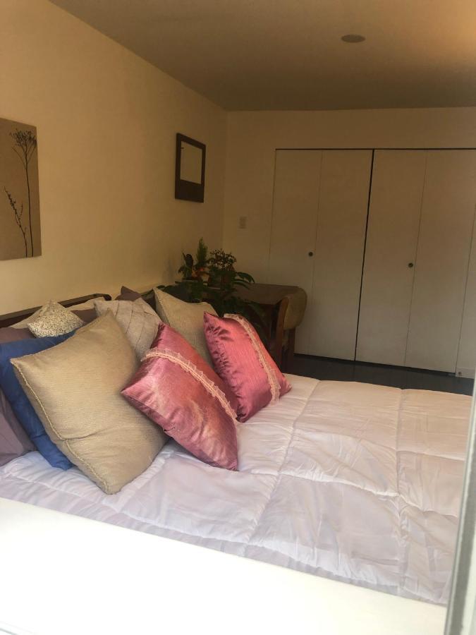 Quiet-comfy 3 Bedroom On A Tree Lined Street In Kits Holiday home Vancouver
