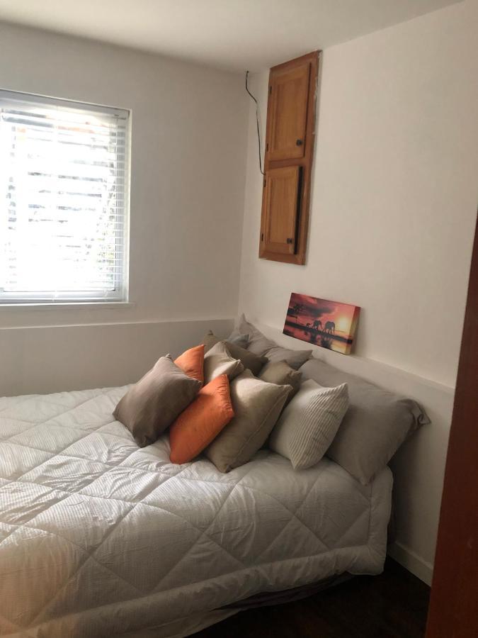 Quiet-comfy 3 Bedroom On A Tree Lined Street In Kits *