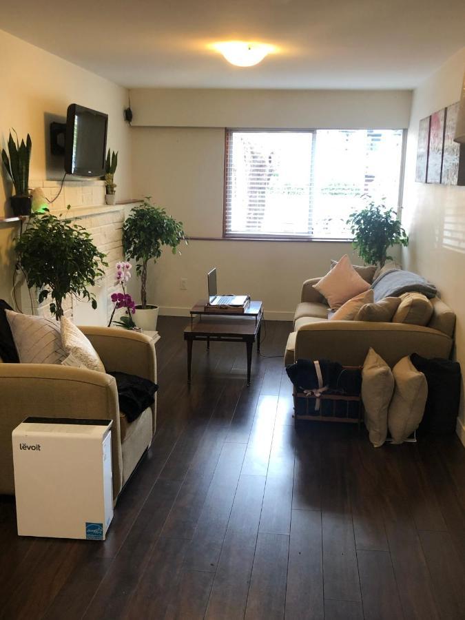 Quiet-comfy 3 Bedroom On A Tree Lined Street In Kits Holiday home Vancouver