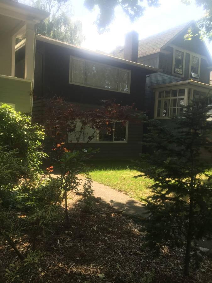 Holiday home Quiet-comfy 3 Bedroom On A Tree Lined Street In Kits *