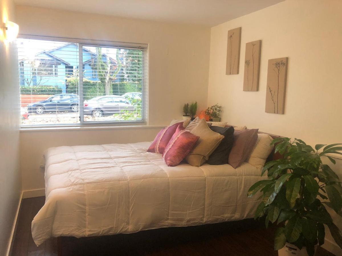Quiet-comfy 3 Bedroom On A Tree Lined Street In Kits * Vancouver