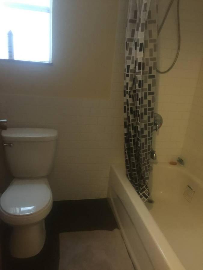 Holiday home Quiet-comfy 3 Bedroom On A Tree Lined Street In Kits *