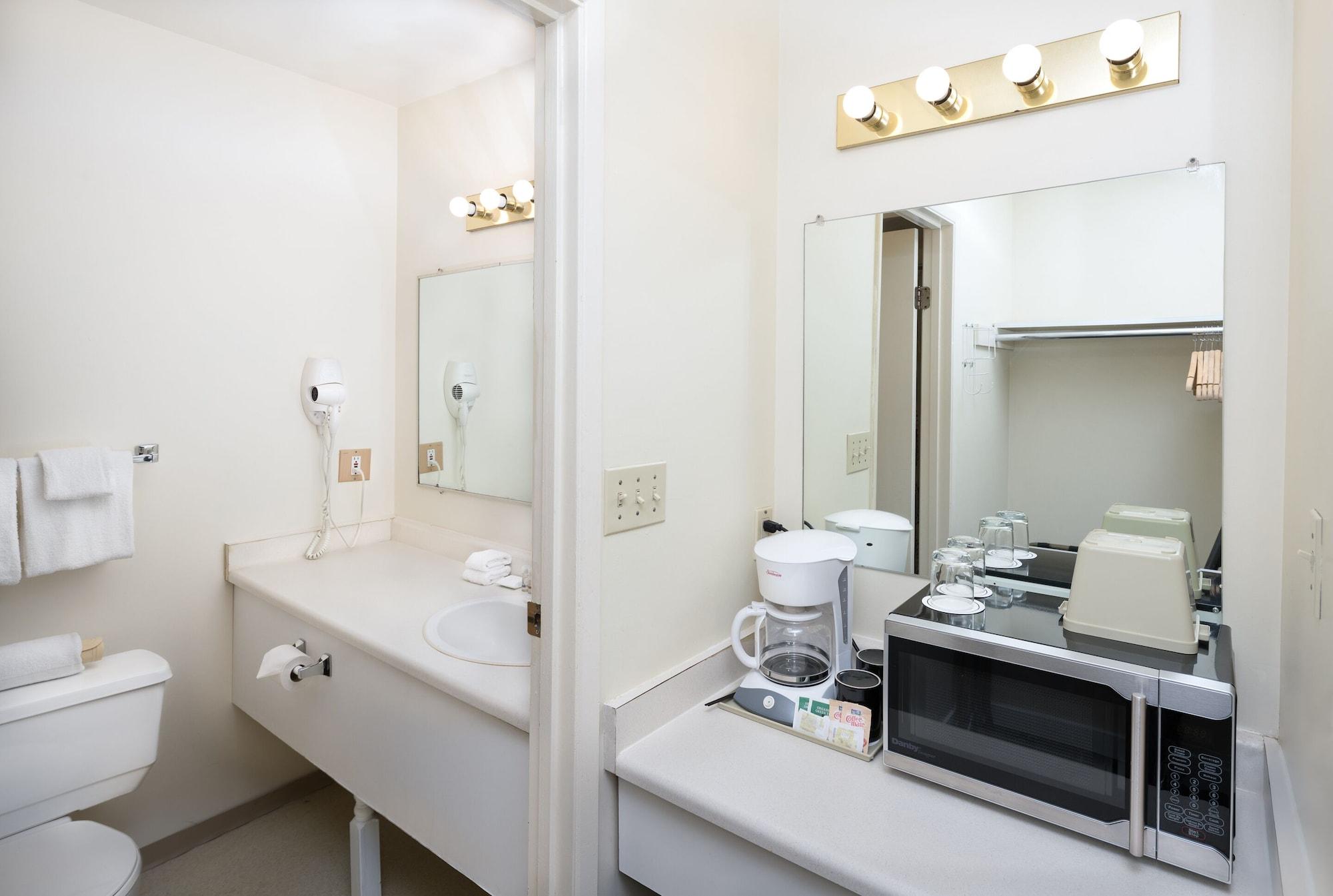 Cassandra Hotel 2*