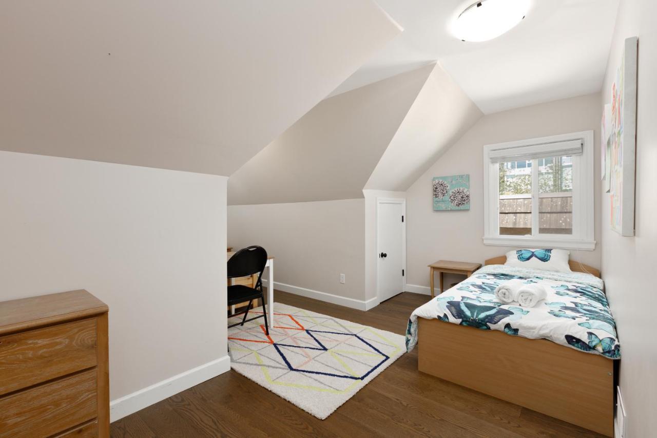Holiday home Cozy 4-Bedroom Home In Vancouver *