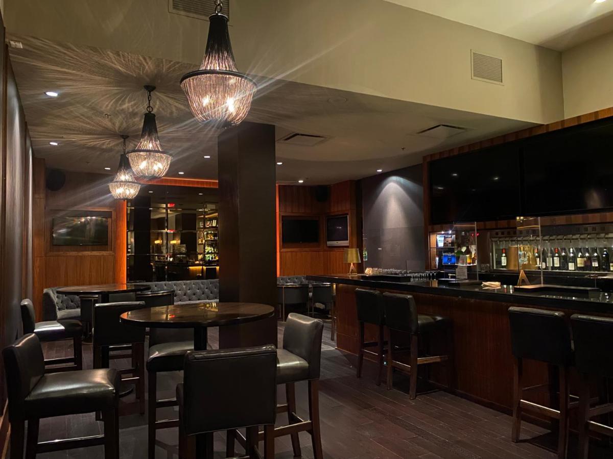 Century Plaza Hotel Vancouver