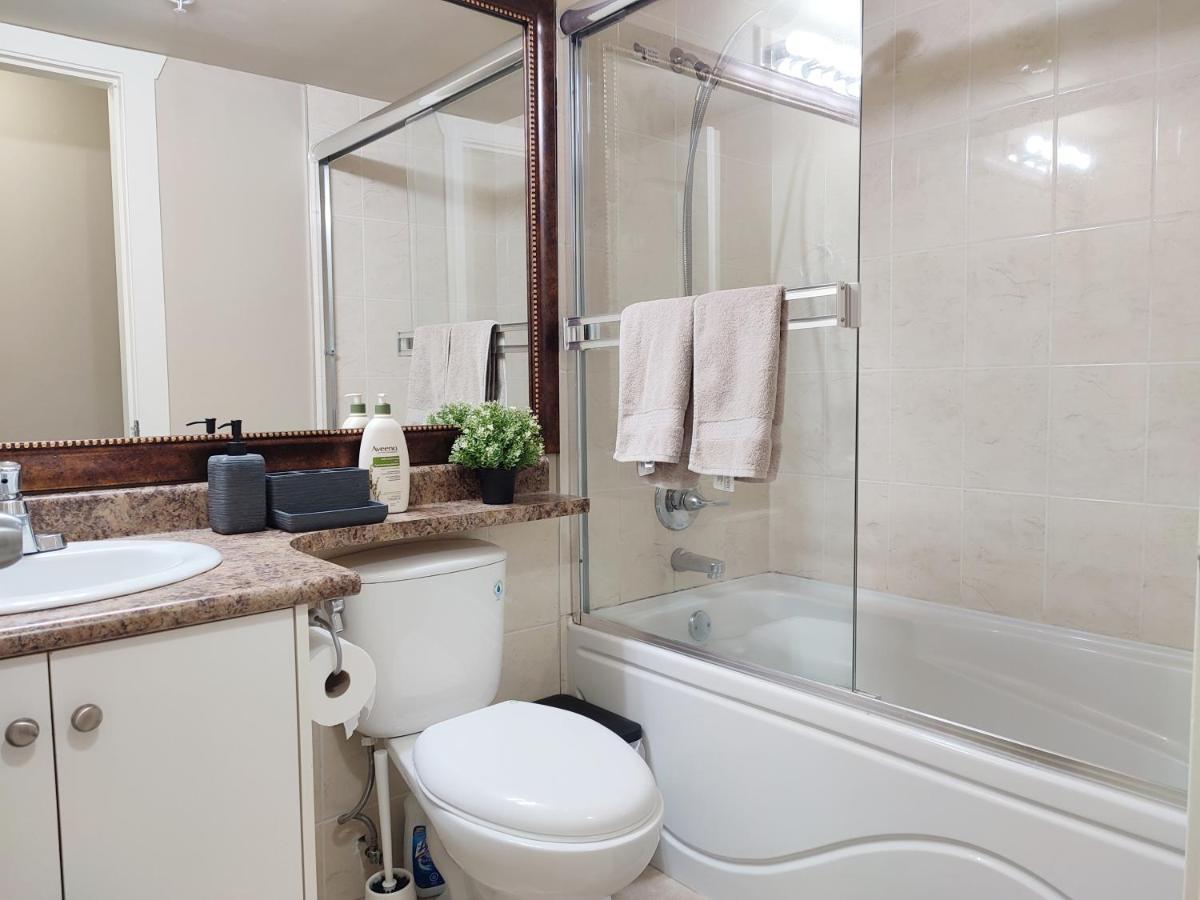 Private W King Bed, Ground Level, Naturally Bright Guest house