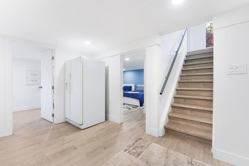 Amazing House In The Heart Of Dt/yvr/ubc Holiday home *