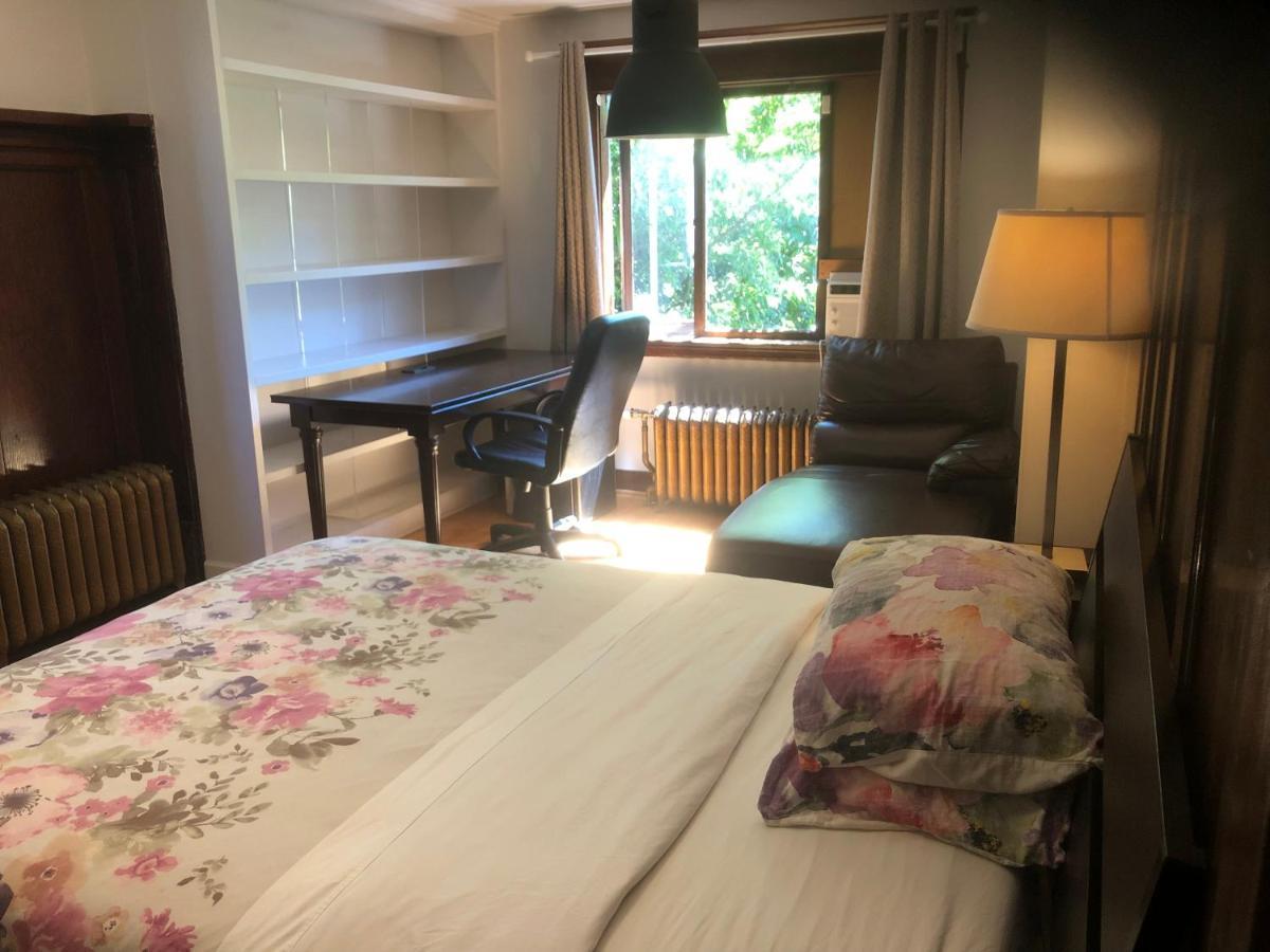 West Guest house *