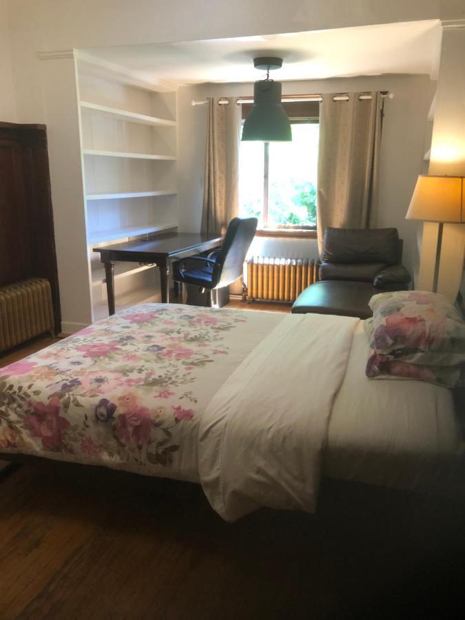 West Guest house *