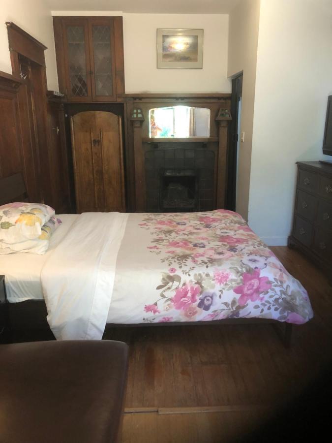 Guest house West *