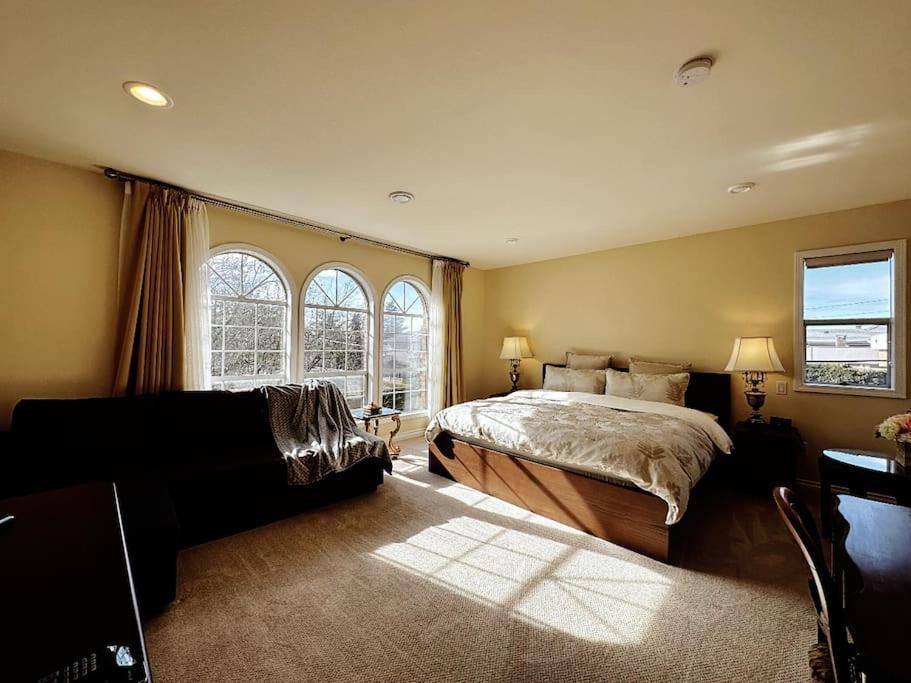 Super Cosy 8bed & 6bath In Heart Near To Airport *