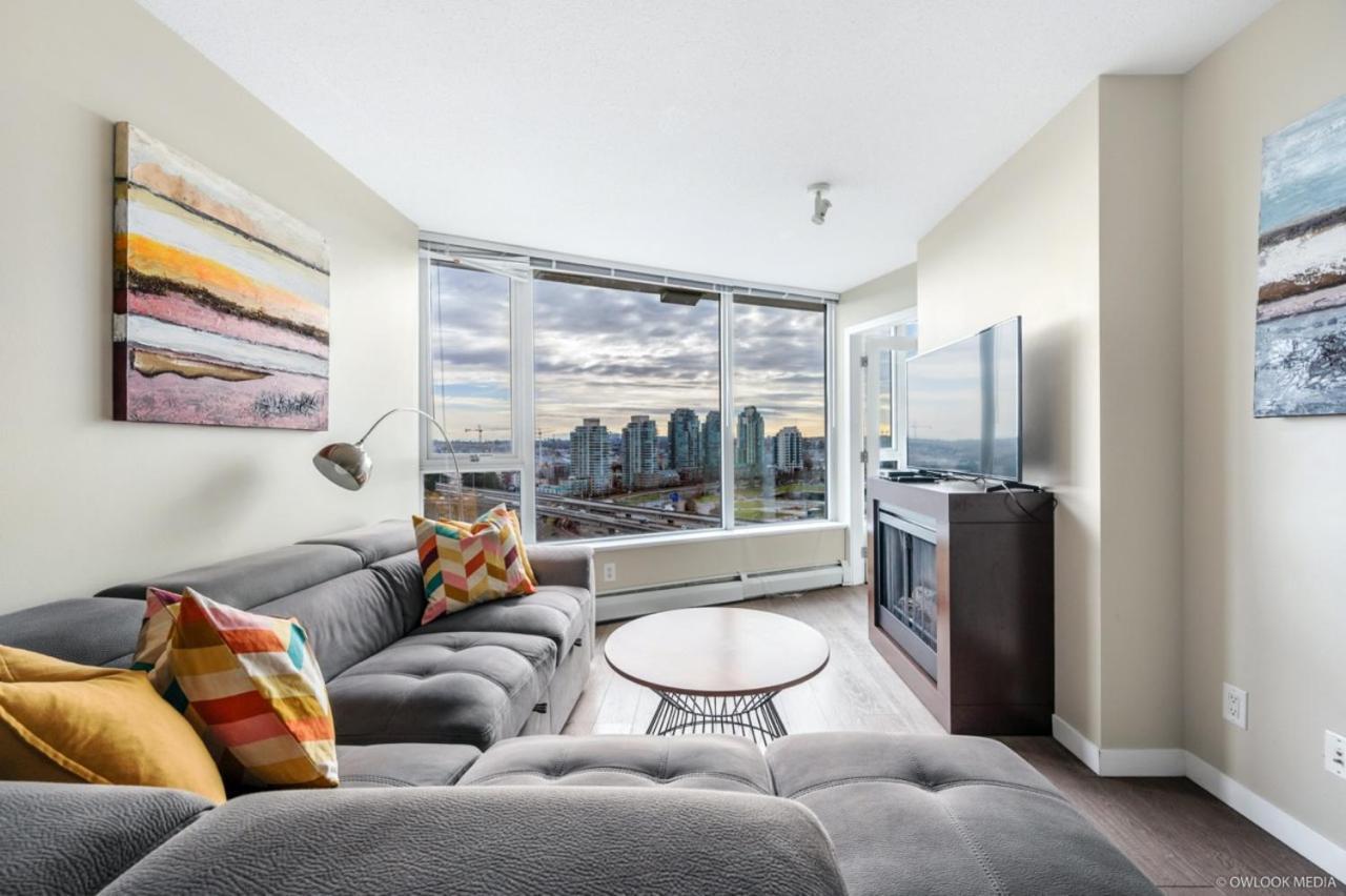 Explore Downtown From Luxury 1 Bed/bath Apartment Vancouver