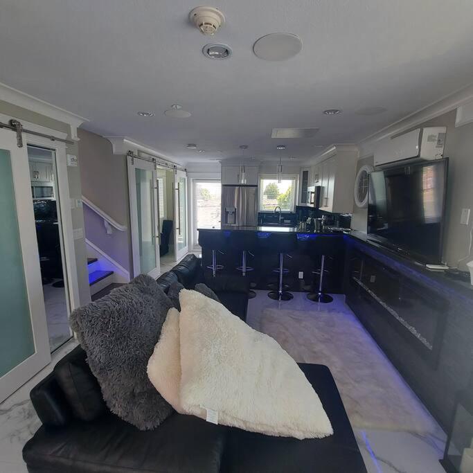 Apartment Beautiful Bright 3 Bed Townhouse *